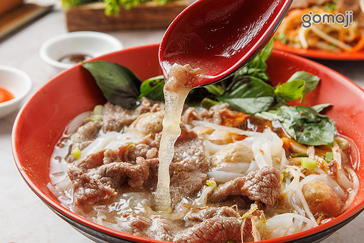 牛肉丸河粉