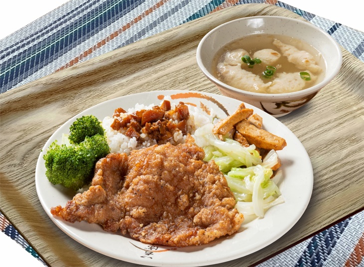 興樓古早排骨飯(新店中正店)