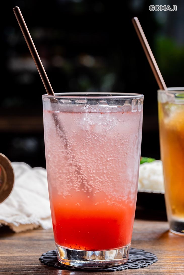 草莓氣泡飲