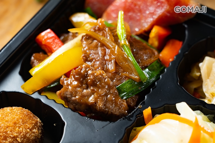 雙拼便當一份(春川辣炒雞+蔥爆牛柳) 