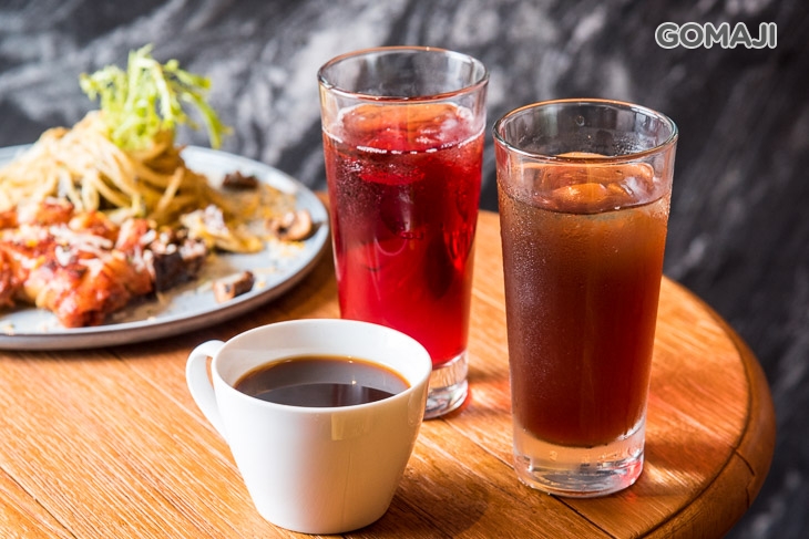  飲品：紅茶/蔓越莓汁/美式咖啡 任選一