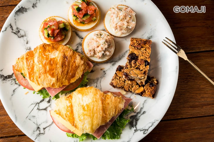 可頌三明治+香蕉堅果燕麥棒+莎莎小點心