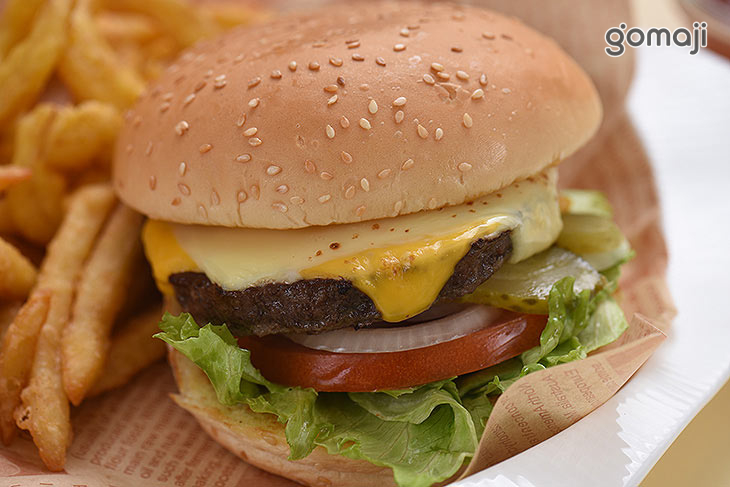 雙層起司牛肉堡