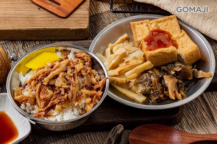 魯肉飯便當(小),含筍絲、梅干菜、油豆腐一塊