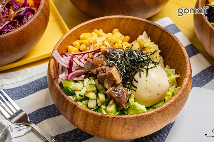 自選POKE (基底5選1 配菜任選5 主菜4選1 醬料6選1 撒料5選1) +日式和風醬(含芥末籽)