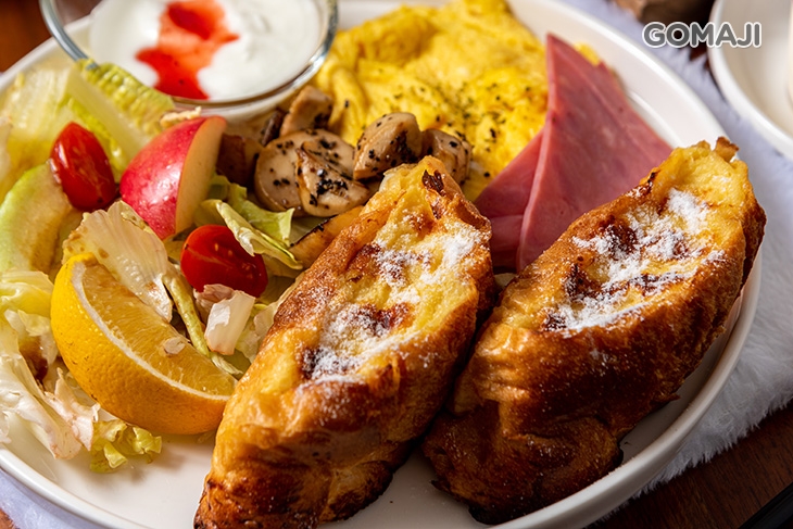 法國吐司總匯拼盤(今日湯品+草莓奶酪+冰紅茶)