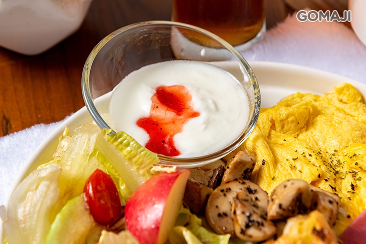 法國吐司總匯拼盤(今日湯品+草莓奶酪+冰紅茶)