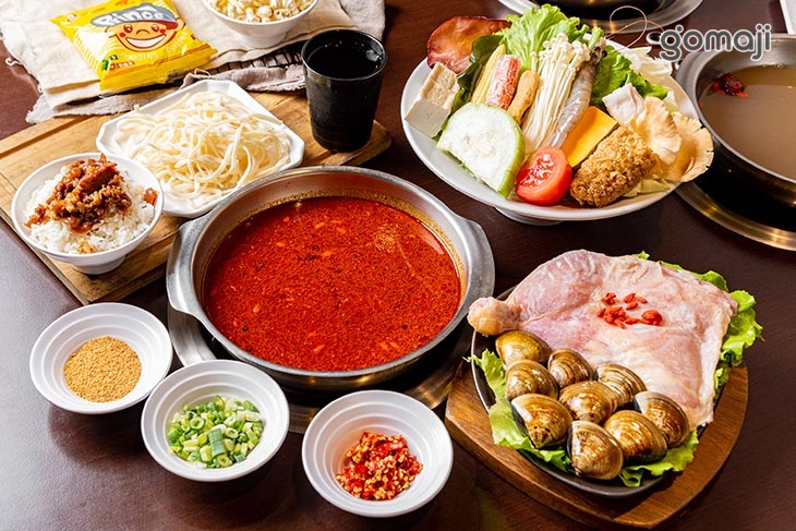 香麻蒙古麻辣湯＋去骨雞腿蛤蜊