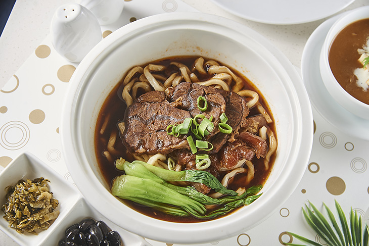 和逸風味牛肉麵(半筋半肉)