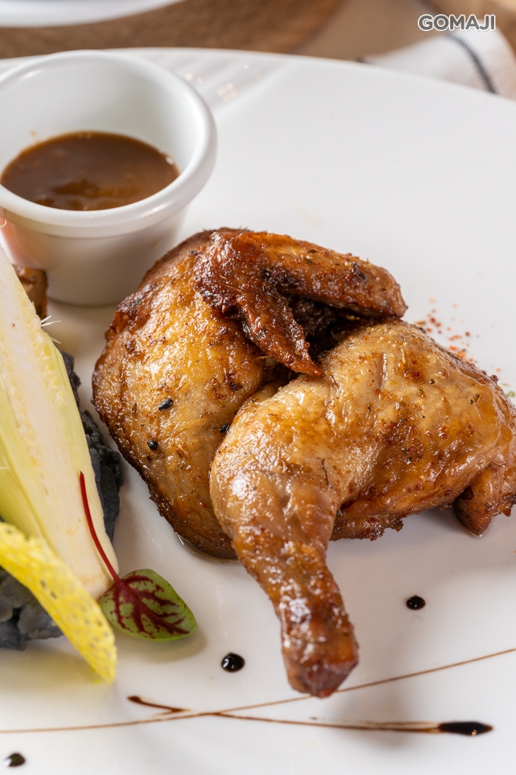 義大利香料烤春雞佐雞肉汁