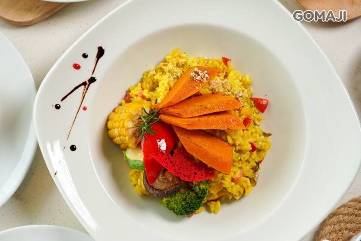 西班牙彩椒燉飯佐素烏魚子(奶蛋素) + 歐美自助式沙拉吧吃到飽