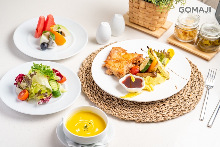 摩洛哥風味香料烤雞腿 + 歐美自助式沙拉吧吃到飽