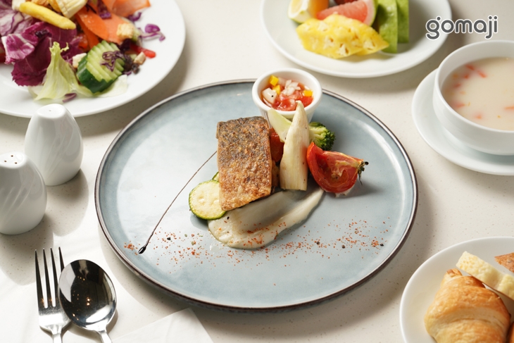 墨西哥香料煎鱸魚佐番茄莎莎醬+歐美自助式沙拉吧吃到飽