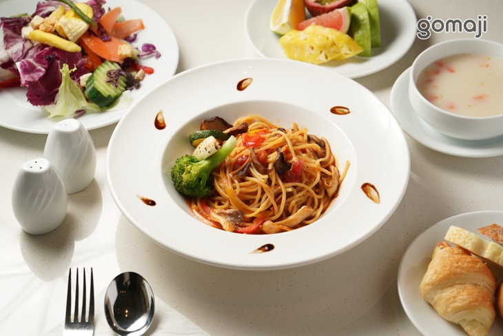  蕃茄鮮蔬義大利麵 (奶蛋素)+歐美自助式沙拉吧吃到飽