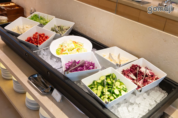 歐美自助式沙拉吧吃到飽