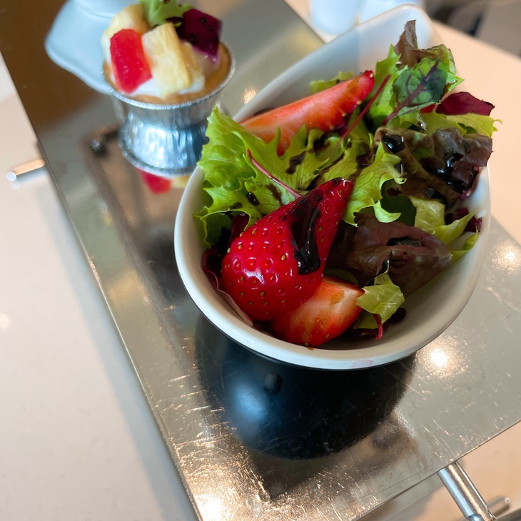 草莓薄荷沙拉佐義式酒醋