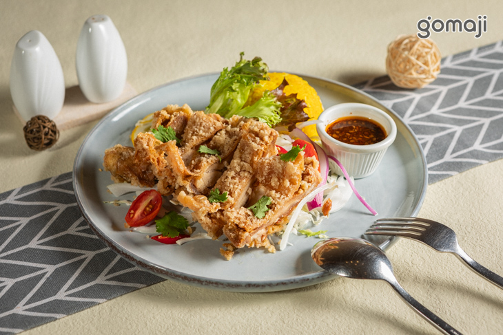 泰式椒麻雞佐薑黃飯