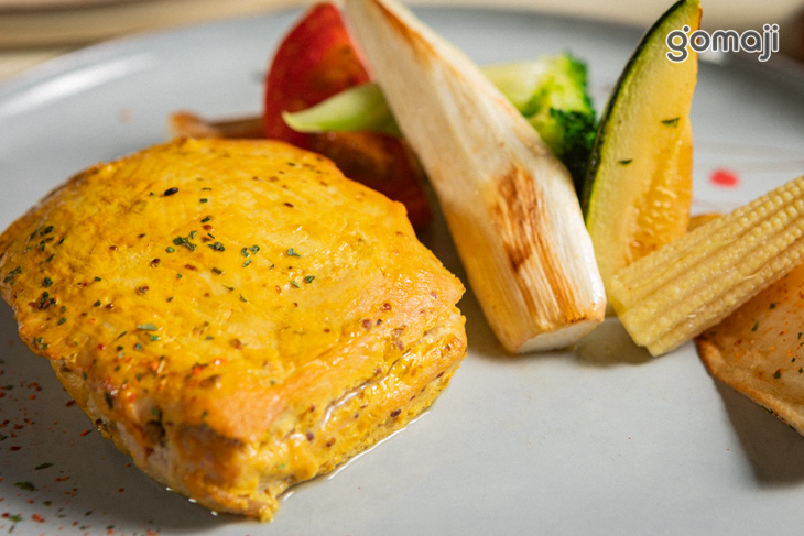 芥末香料豬排佐檸檬蒜味醬