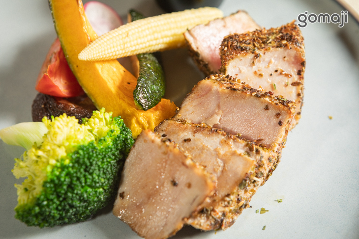 義式鮪魚佐香料蕃茄橄欖醬