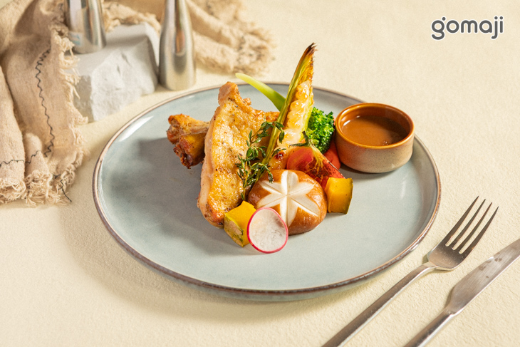 孜然燒烤風味雞排佐迷迭香醬