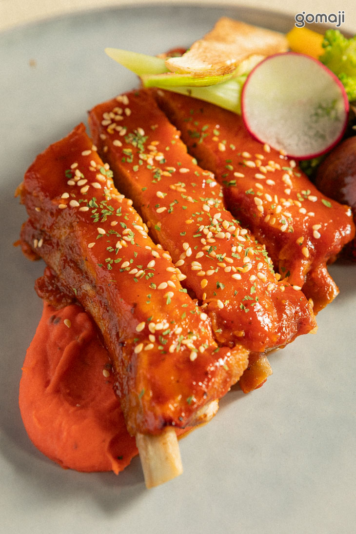 蜜汁烤豬肋排佐 BBQ 醬