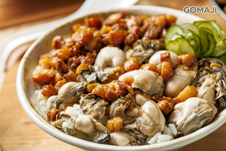 招牌蚵仔滷肉飯