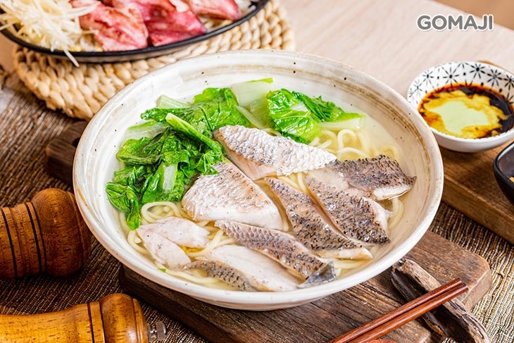 鱸魚油麵 