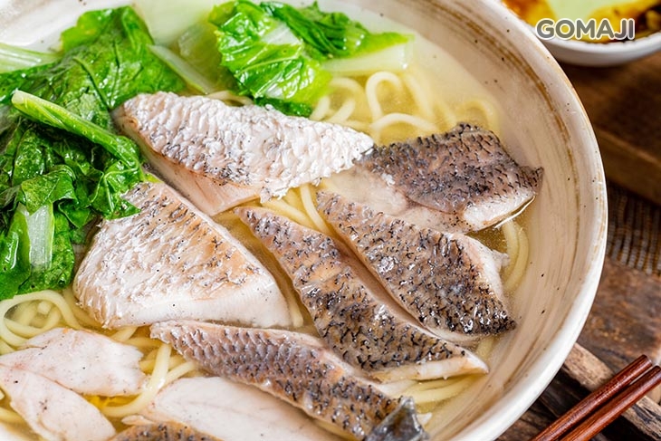 鱸魚油麵 