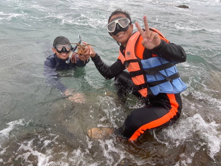 水上活動暢玩 龍蝦島抓龍蝦體驗一日遊