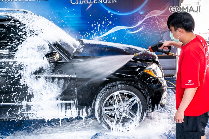 全車緻泡沫洗車