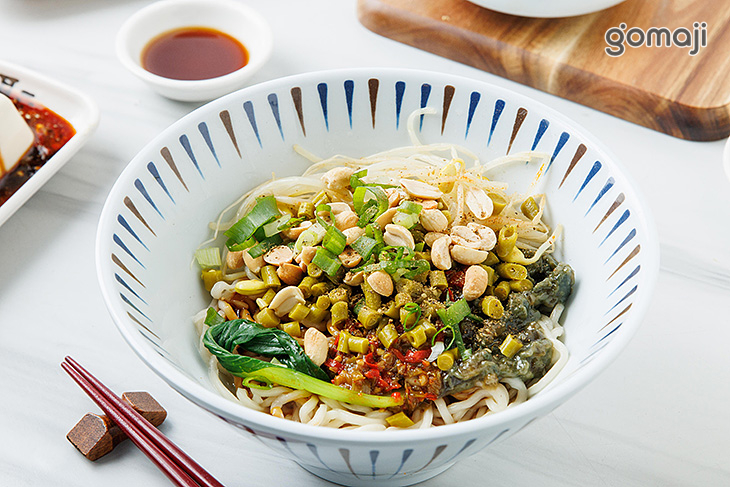 紅油皮蛋乾拌麵