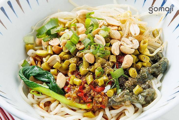 紅油皮蛋乾拌麵