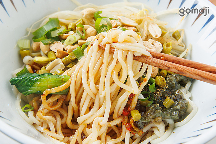 紅油皮蛋乾拌麵