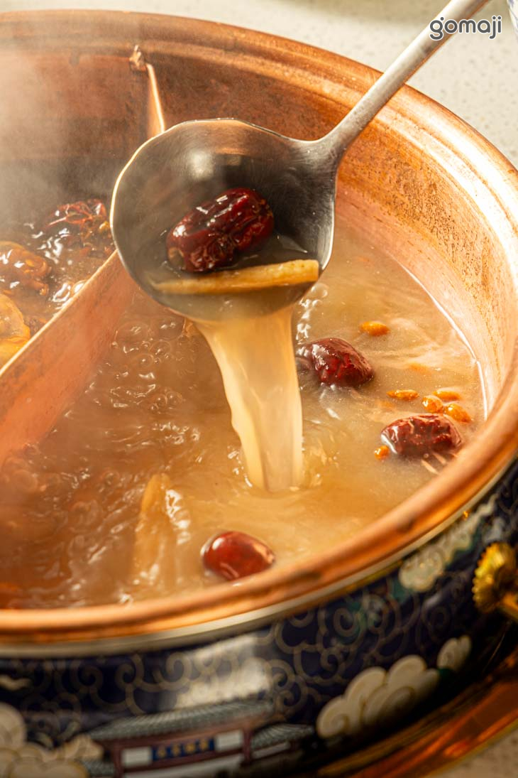 鴛鴦鍋（重慶麻辣老火鍋+老母雞鍋）