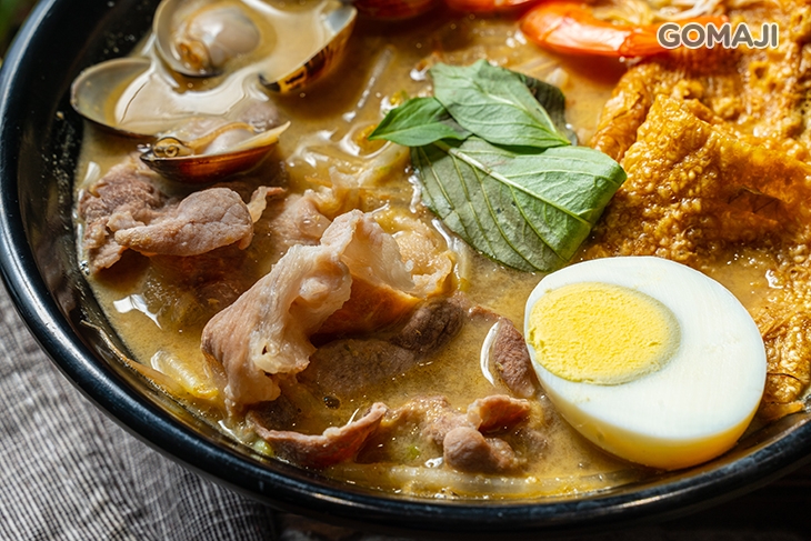  叻沙豬肉麵