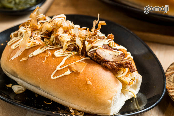 唐揚雞炒麵麵包