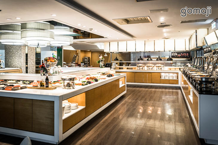 仲信金鬱金香酒店_品東西自助百匯