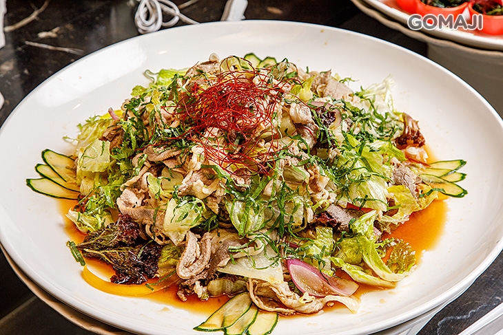 薄牛襯洋蔥紫蘇沙拉