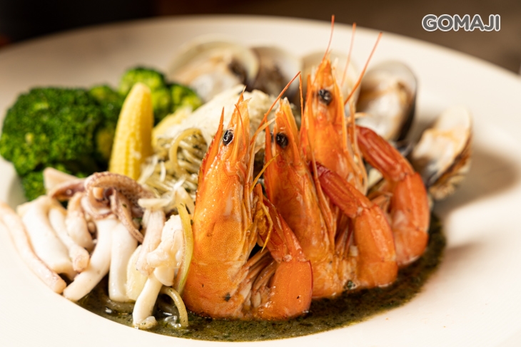 松子青醬綜合海鮮義大利麵