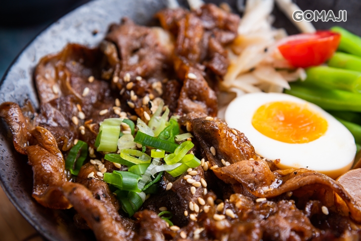 炙燒牛五花丼飯