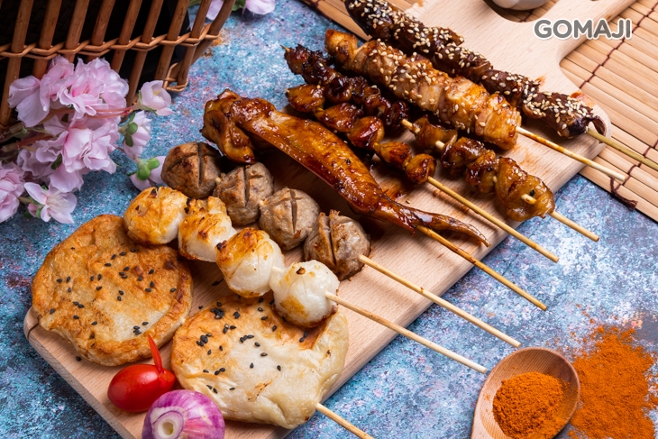 甜不辣、花枝丸、貢丸、雞翅、雞皮、雞屁股、雞心、雞腿肉串