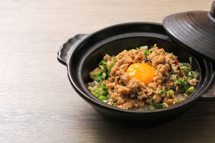 北菇滑雞煲仔飯