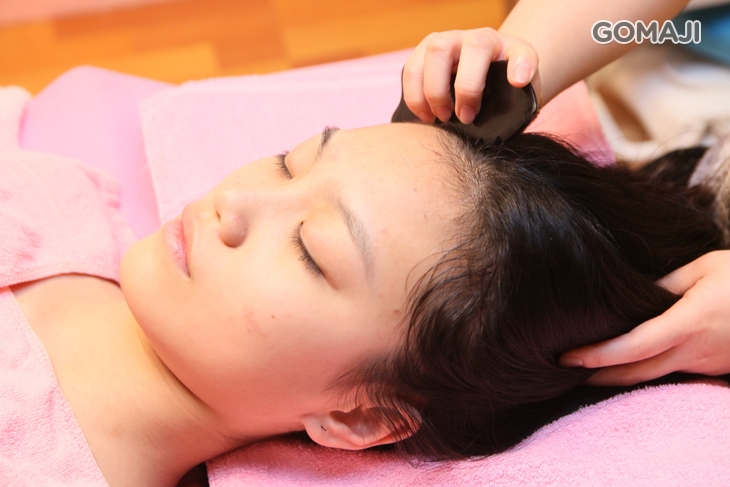 客製化精油調配敷臉(肩頸舒壓按摩+手部舒痠按摩+頭部舒壓)