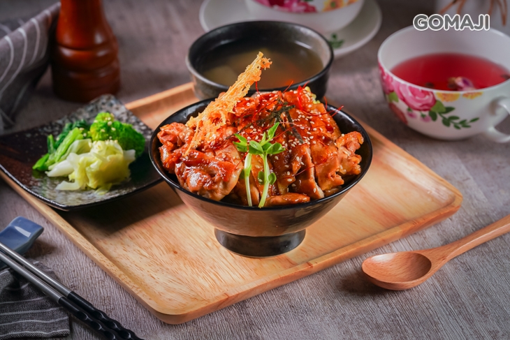 鮮嫩雞腿丼