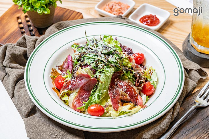 櫻桃鴨胸生火腿葡萄醋膏沙拉