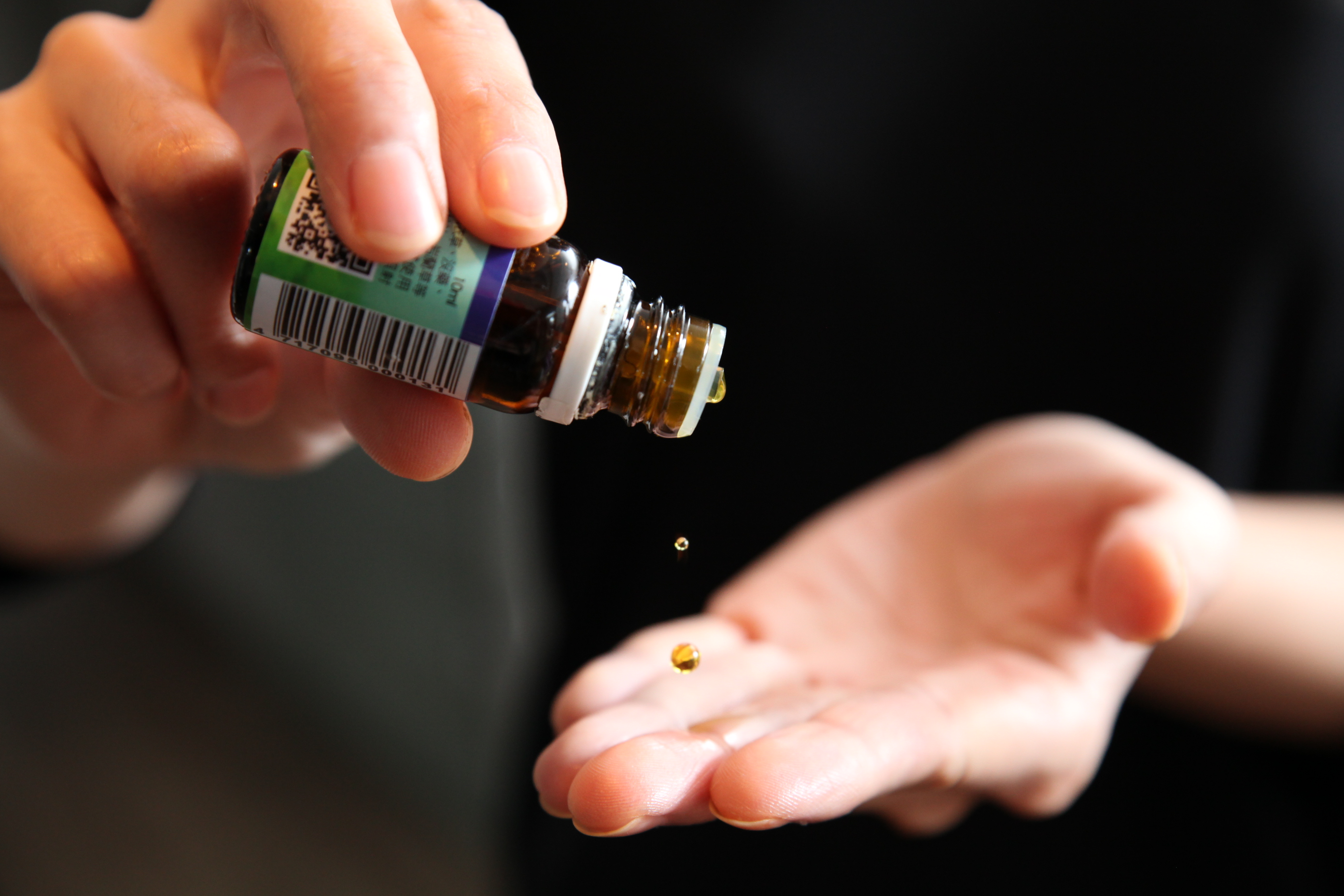 芳香精油舒緩緊繃頭皮