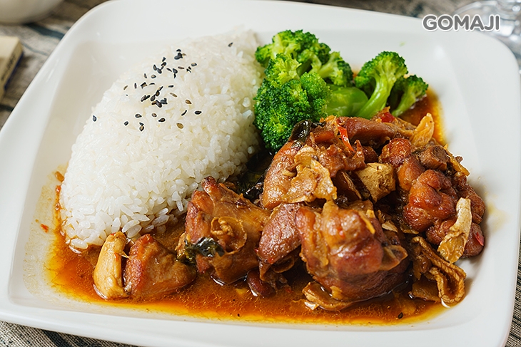 中式三杯雞肉飯