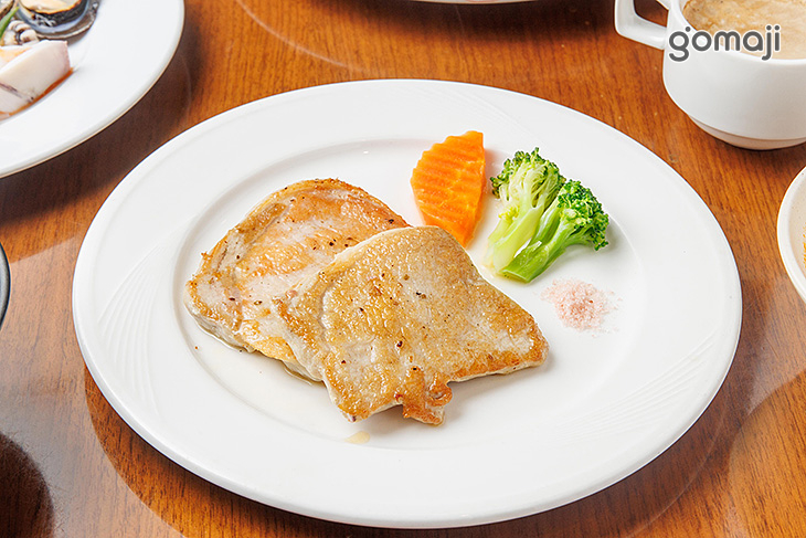 米蘭烤帶骨豬排