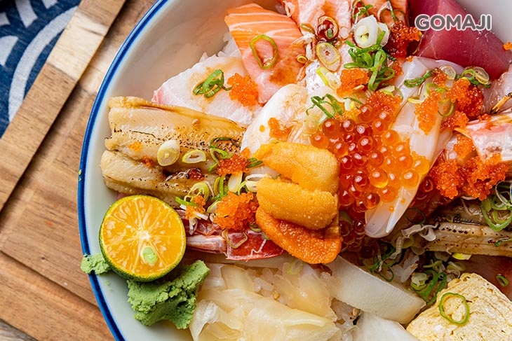 齊樂招牌海鮮丼