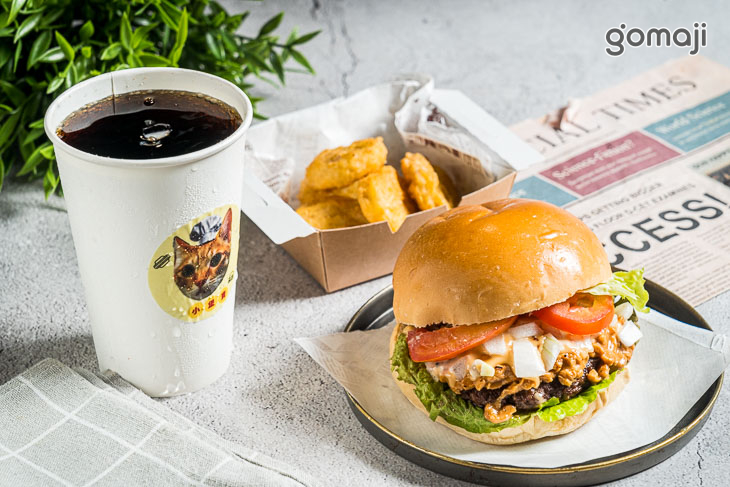 花生熔岩牛肉堡